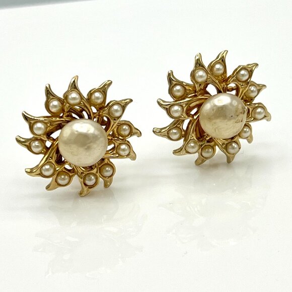 ACCESSOCRAFT NYC Gold Tone Faux Pearl Sun Screw Fast Clip On Earrings Vintage - Picture 2 of 12
